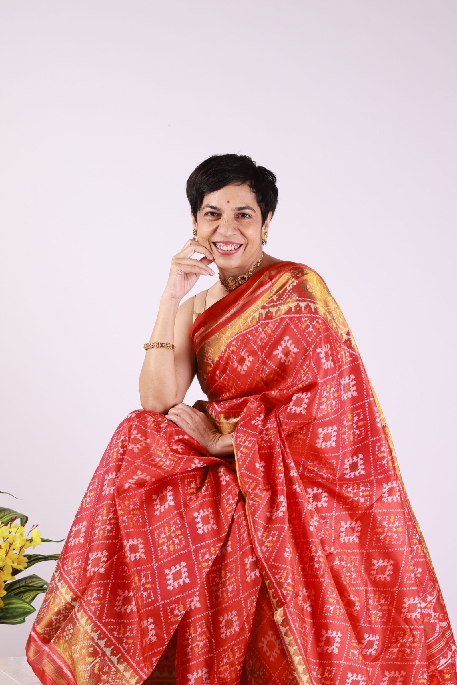 ❤️ Kumudini — Pure Silk Single Ikat Patola Saree in Scarlet Red - Image 3