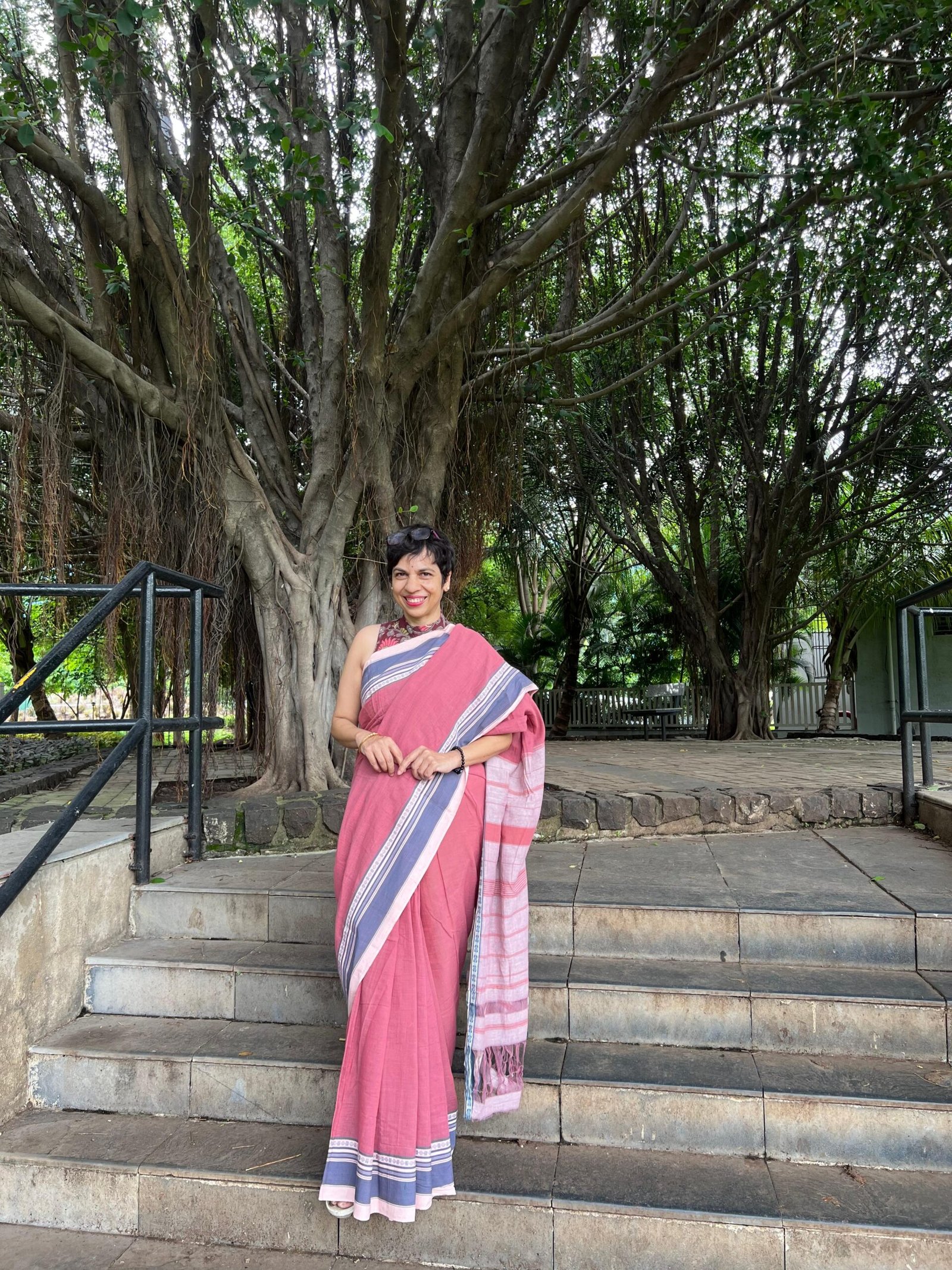 PANKAJĀ – Patteda Anchu Saree in Dusky Rose & Temple Grey - Image 2